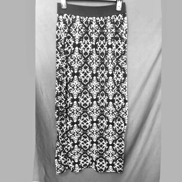 Black & white maxi skirt - Picture 1 of 4